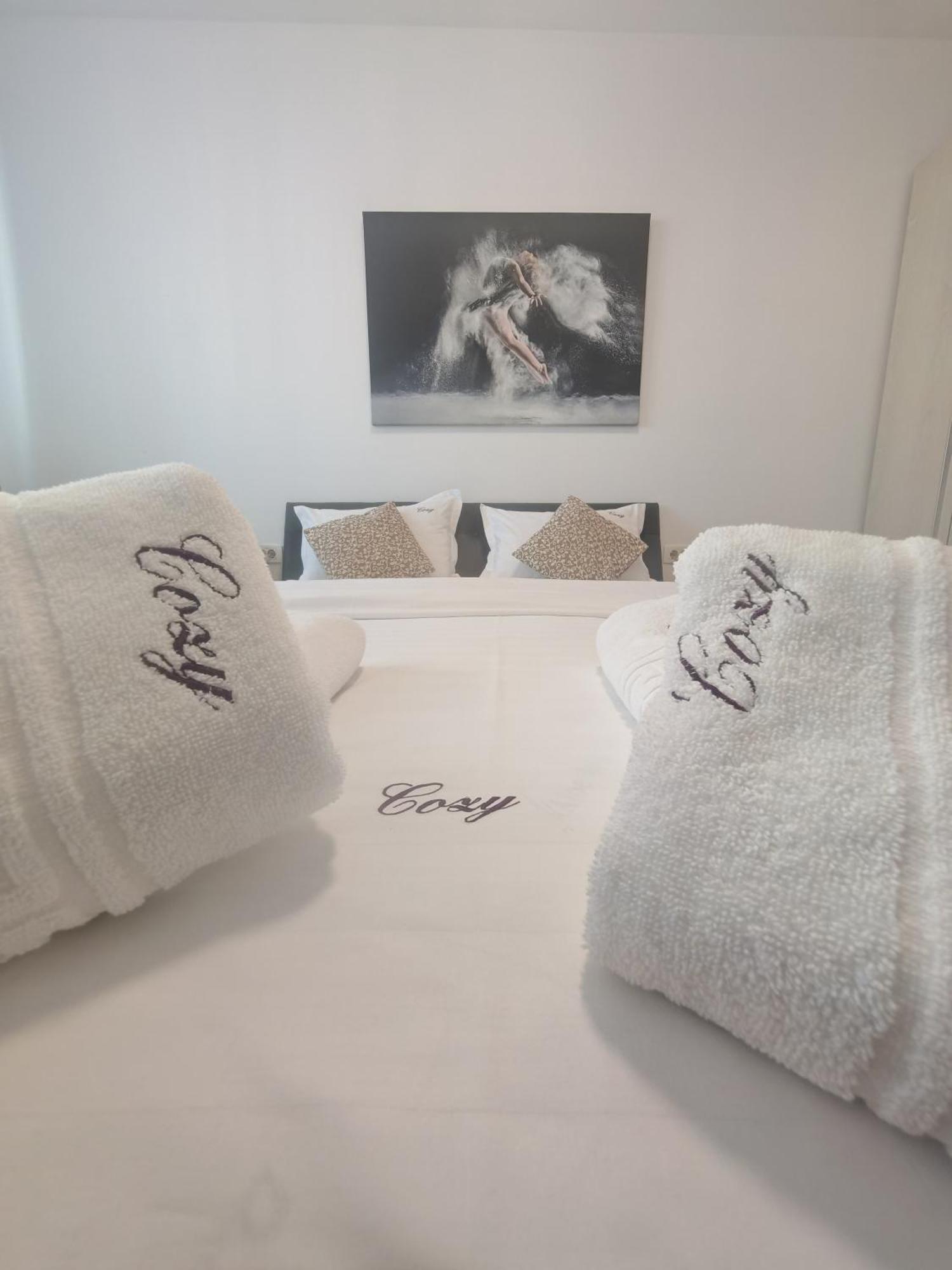 Coresi Mall Exclusive #Collection Apartments & Studios Брашов Екстериор снимка